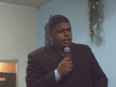 VITOR DE AZEVEDO MARINS